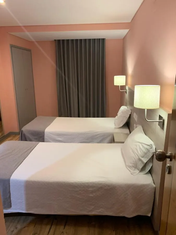 Fonte Luminosa Guest House Lisbon