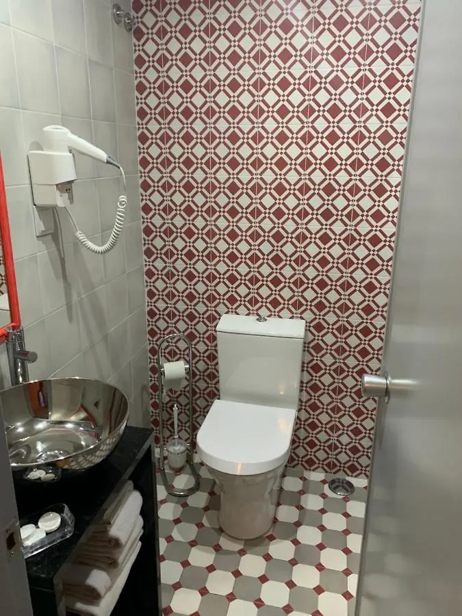 Fonte Luminosa Guest House Lisbon