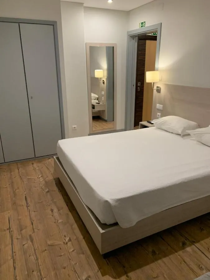 Fonte Luminosa Guest House Lisbon