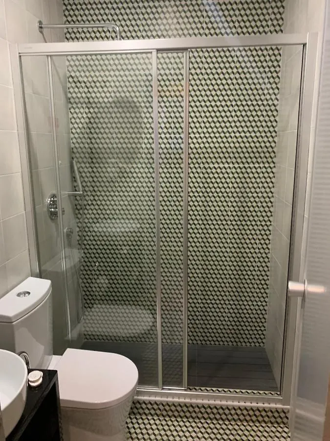 Fonte Luminosa Guest House Lisbon 2*,  Portugal