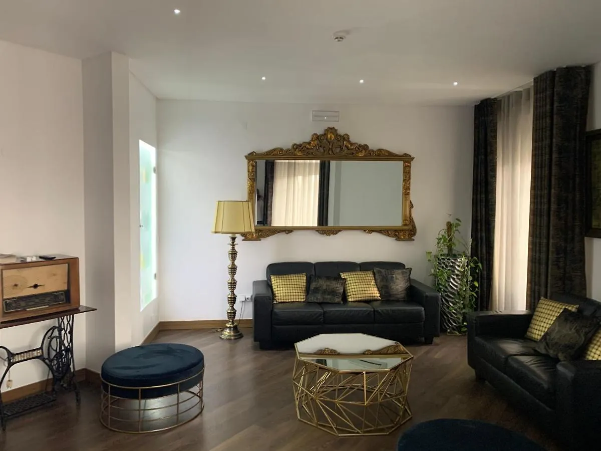 Fonte Luminosa Guest House Lisbon