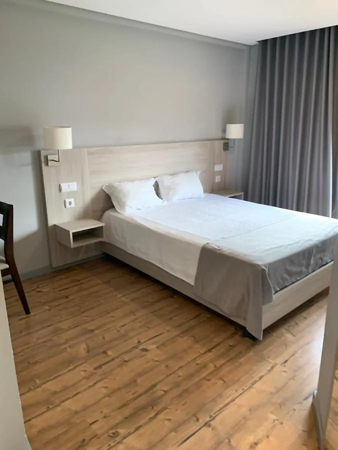 Fonte Luminosa Guest House Lisbon